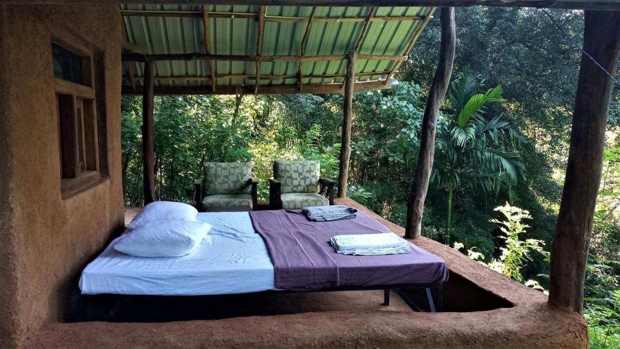 Chalet In The Jungle Pallegama Exterior photo