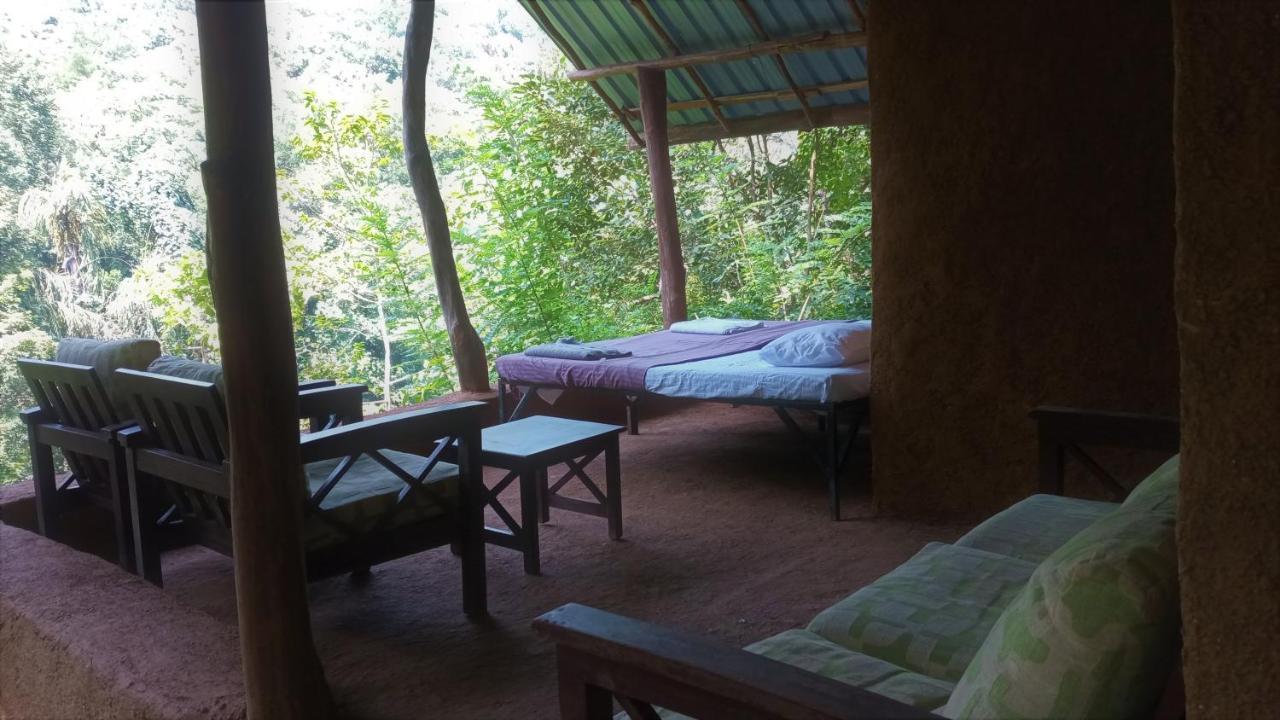 Chalet In The Jungle Pallegama Exterior photo