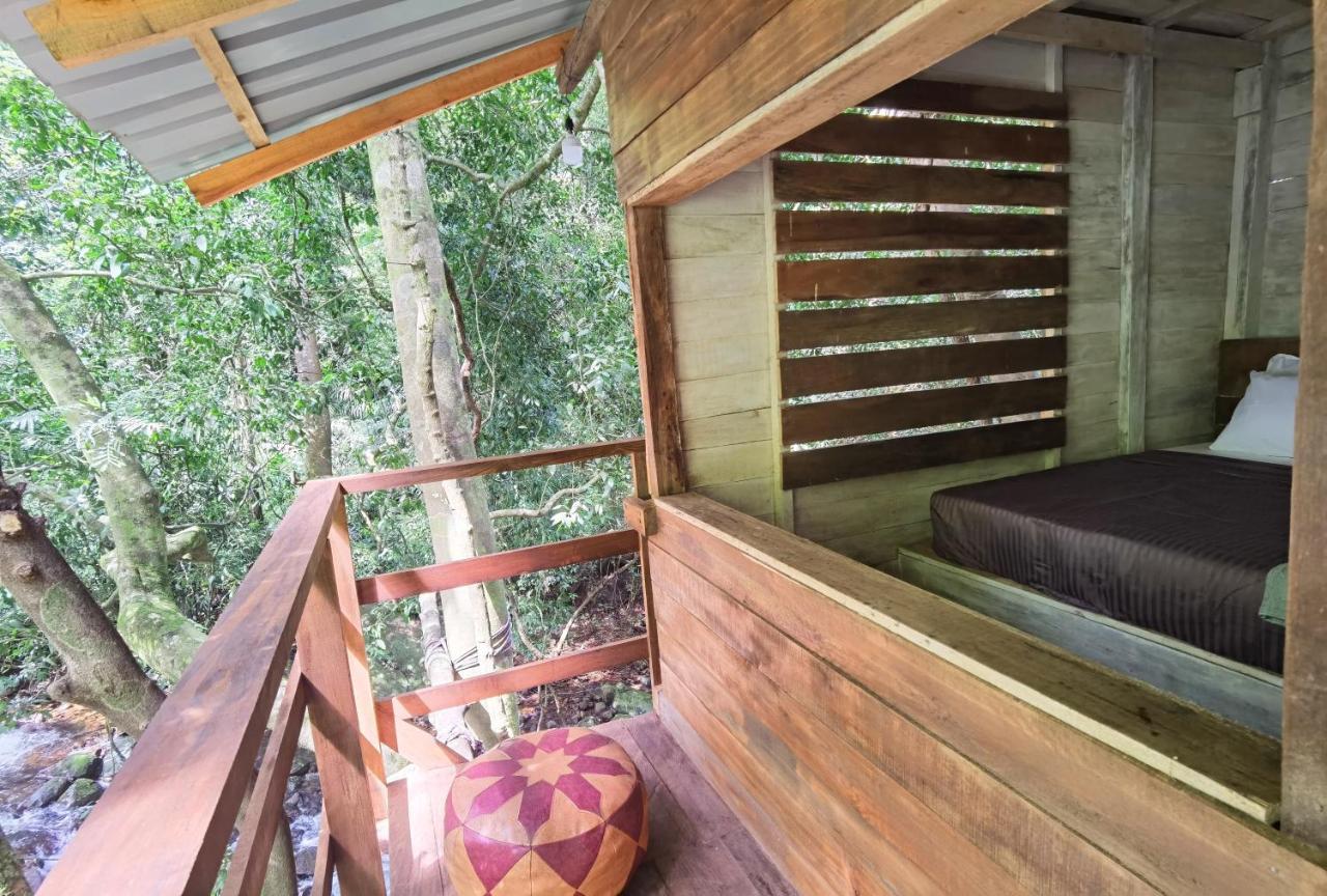 Chalet In The Jungle Pallegama Room photo